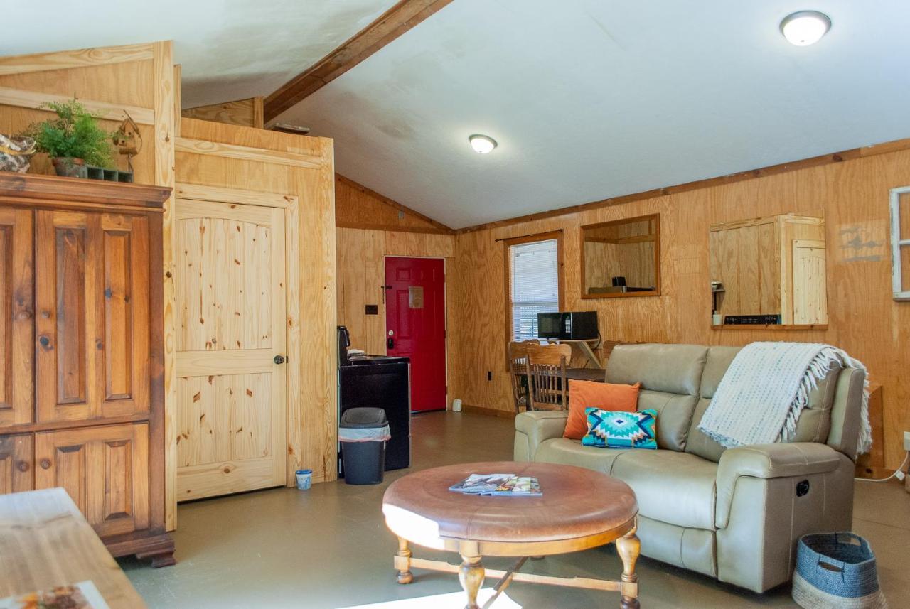 Kick Back Ranch Hotel Ramer Exterior foto
