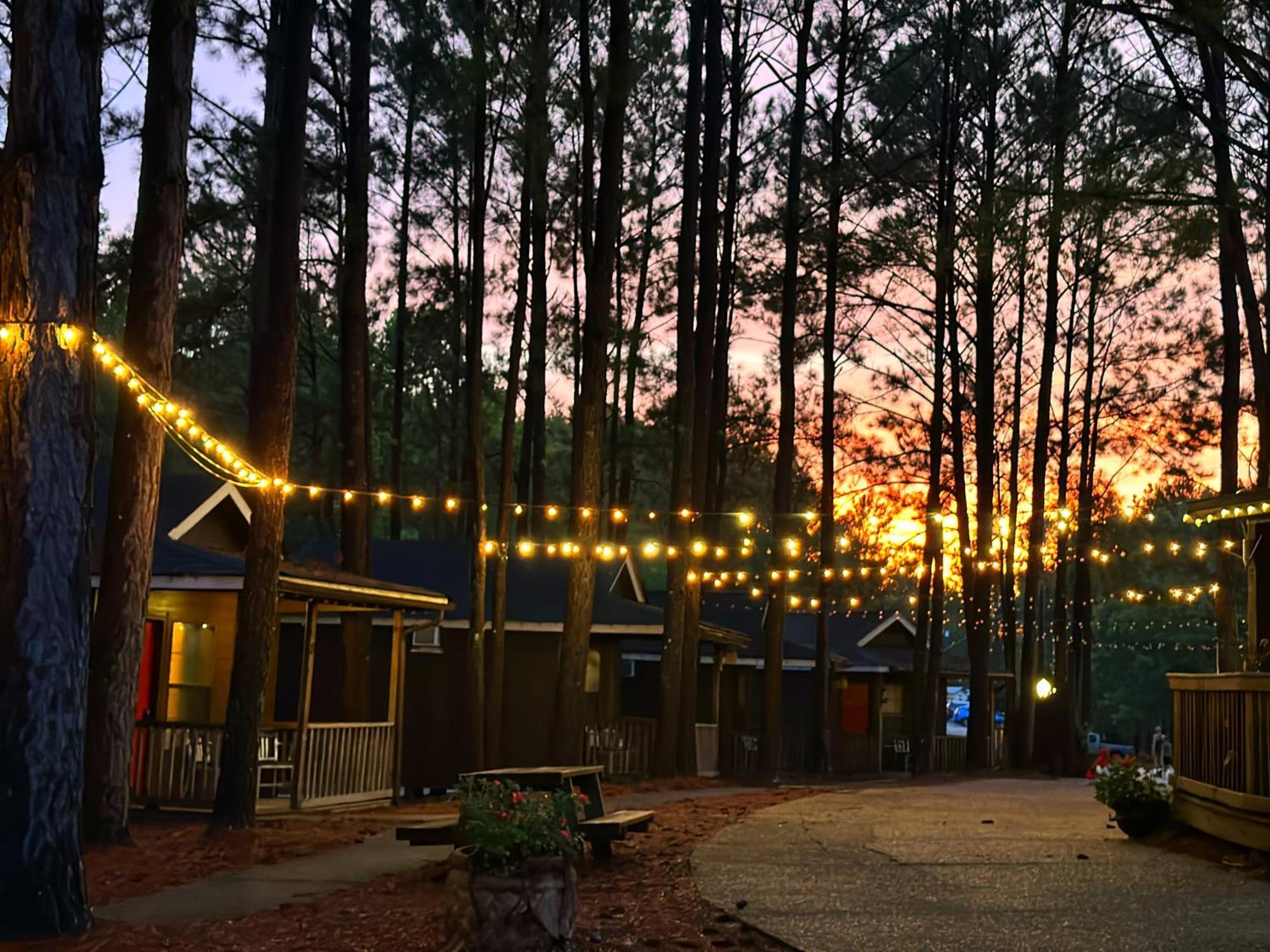 Kick Back Ranch Hotel Ramer Exterior foto